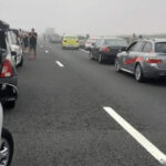 Debutul sezonului estival pe litoral, un carambol surprinzător pe Autostrada Soarelui: 6 vehicule implicate, pasageri răniți și drumuri închise! 3 video prima zi de litoral primul accident in lant pe autostrada soarelui carambol cu 6 masini pe a2 pasageri raniti si trafic blocat 68134c68a130e