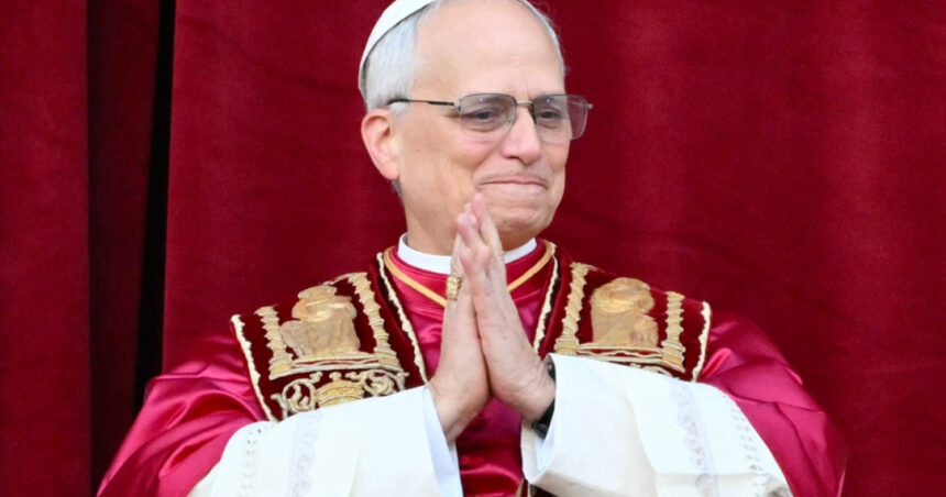 Mesajul istoric al Papei Leon al XIV-lea din balconul Bazilicii Sf. Petru 1 video primul mesaj transmis de papa leon al xiv lea de la balconul bazilicii sf petru 681cff0fc853a