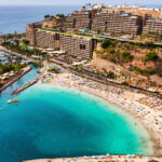 Gran Canaria impune reguli severe pentru turiști: interdicții pe plajă și amenzi de până la 3.000 de euro! 3 video reguli stricte pentru turistii din gran canaria fara umbrele gatit sau dus pe plaja amenzile ajung la 3 000 de euro 68280c2e0f013