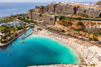 video reguli stricte pentru turistii din gran canaria fara umbrele gatit sau dus pe plaja amenzile ajung la 3 000 de euro 68280c2e0f013
