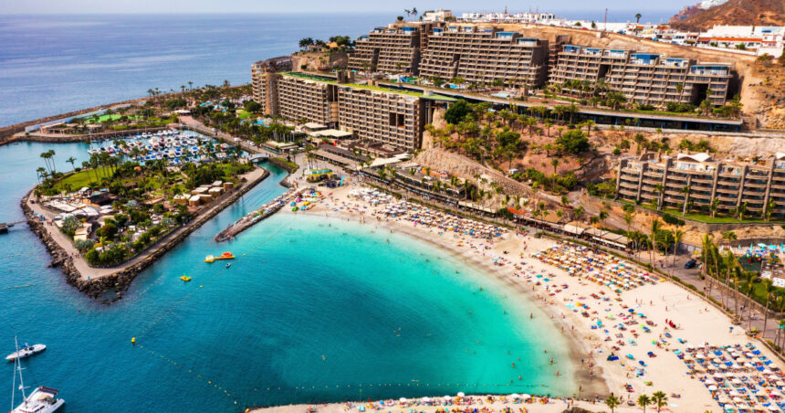 video reguli stricte pentru turistii din gran canaria fara umbrele gatit sau dus pe plaja amenzile ajung la 3 000 de euro 68280c2e0f013