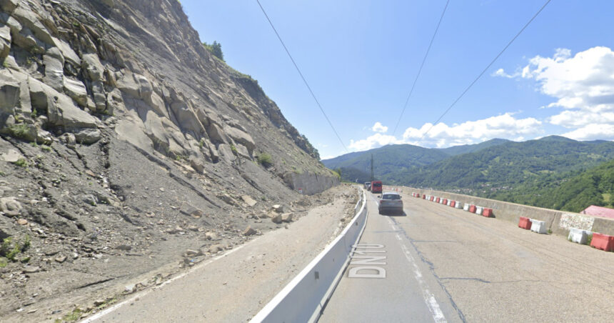 Senzori de avertizare amplasați pe pantele barajului Siriu, pentru monitorizarea căderilor de stânci pe DN 10 1 video senzori de impact instalati pe versanti in zona barajului siriu unde au loc frecvent caderi de stanci pe dn 10 6822f3ea4277b