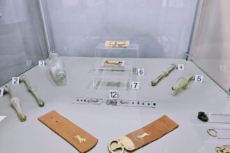 video si femeilor din cetatea tomis le placea luxul expozitie de recipiente antice de parfum la mormantul pictat de tip hypogeu 681f13d153dc7