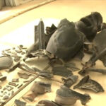 Războinicul din trecut: O statuetă veche de sute de ani a fost accidental distrusă de muncitori 3 video soldat medieval cazut la datorie o statueta veche de sute de ani a fost distrusa din greseala de muncitori 682ab9d102482