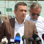Sorin Grindeanu, declarații despre noul cabinet: „Nu ne dorim să fim țintiți, ca un sac de box”. Ce condiție a impus și părerile sale despre Nicușor Dan 3 video sorin grindeanu despre noul guvern nu vrem sa fim folositi asa pe post de sac de box conditia pusa si ce spune despre nicusor dan 682f0e60c902c