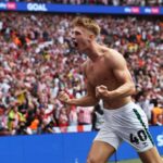 În Premier League s-a hotărât! La 19 ani, un tânăr talent a marcat golul de 200 de milioane de lire în ultimele secunde! 2 video stim ultima promovata in premier league un pusti de 19 ani a dat in 905 golul de 200 de milioane de lire 68330411c1831