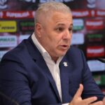 Șumudică face mărturisiri șocante despre asistentul său, Cristi Petre: "A avut o strângere de mână cu Sfântul Petru în urmă cu două minute!" 2 video sumudica dezvaluiri cutremuratoare despre secundul sau cristi petre doua minute daduse mana cu sfantul petru 68139c40f1b93