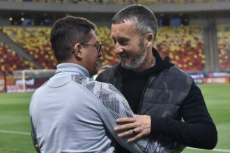 video un tanar antrenor roman a reusit sa si califice echipa in cupele europene 6 0 in deplasare in ultima etapa a campionatului 682af0ada6a86