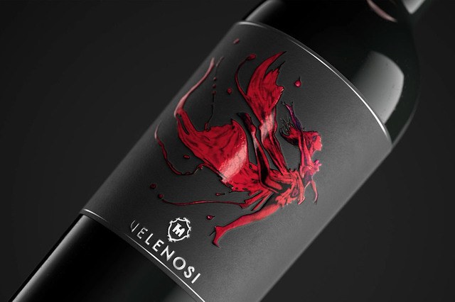 Descoperă vinul perfect al zilei: un cupaj roșu rafinat din Cabernet Sauvignon, Merlot și Syrah, îmbogățit cu note de cireșe amare, ciocolată cu lapte și căpșuni. Un vin prietenos, cald și apreciat cu 99 de puncte de către Luca Maroni. 1 vinul zilei un cupaj rosu de cabernet sauvignon merlot si syrah cu arome de cirese amare ciocolata cu lapte si capsune un vin placut prietenos si cald cotat cu 99 puncte luca maroni 683012d52b9fd