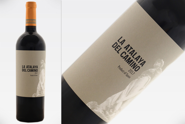 Stilul zilei: un vin roșu deosebit, apreciat cu 92 de puncte de Robert Parker, realizat în principal din struguri Garnacha Tintorera. Aromele sale vibrante de fructe roșii, condimente, lavandă și afine te vor încânta. 1 vinul zilei un vin rosu remarcabil cotat cu 92 de puncte robert parker obtinut preponderent din struguri garnacha tintorera note expresive de fructe rosii condimente lavanda si afine 6826d84746eb6