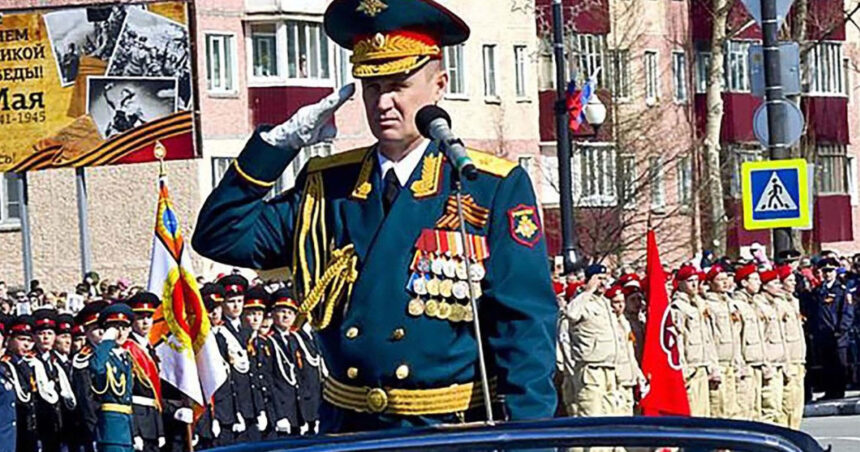 Vladimir Putin l-a desemnat pe generalul Andrei Mordvicev, supranumit „Sângerosul”, în fruntea Forțelor Terestre, după asaltul de la Mariupol. 1 vladimir putin a numit noul comandant al fortelor terestre sangerosul general andrei mordvicev a condus asaltul de la mariupol 6827867e38247