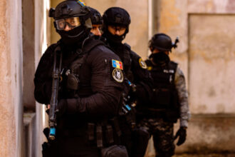 ziua z ampla operatiune a politiei si diicot de combatere a traficului de droguri aproape 300 de perchezitii in toata tara 6839cdded968e