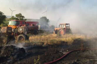 a luat foc un utilaj agricol langa ciocarlia intervin pompierii din medgidia 6853c86f3cb9c