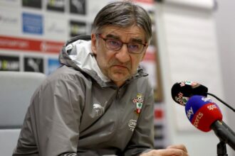 a retrogradat rusinos din premier league dar preia o echipa cu pretentii din serie a 6842d20e02a93