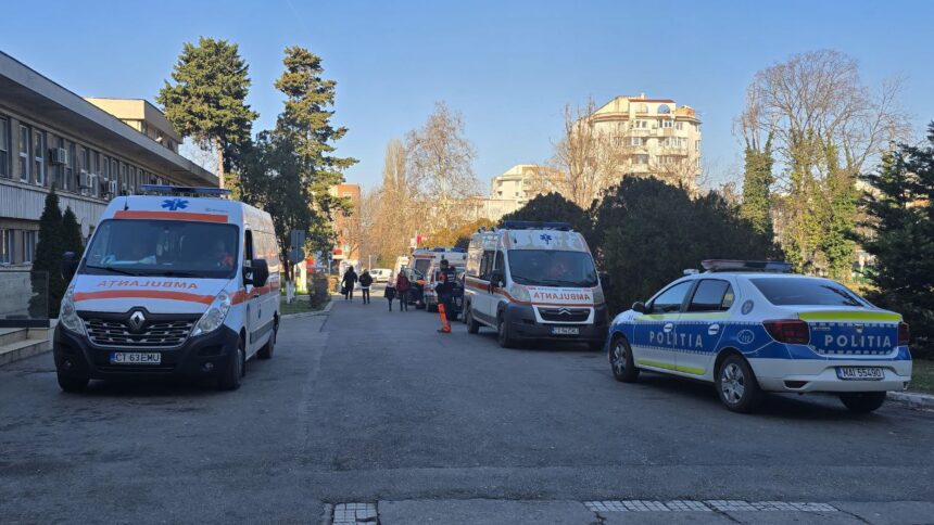 Trei răniți în urma unui accident pe Inel II, la intersecția străzilor Eliberării și Caragiale! Intervenția Ambulanței și a SMURD-ului a fost rapidă! 1 accident cu 3 victime in inel ii la intersectia strazilor eliberarii si caragiale au intervenit ambulanta si smurd 68621b3e50f4f