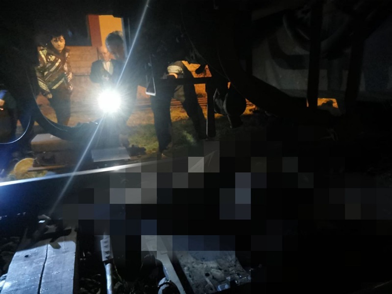 Tragedie pe șine: Un tânăr, prins sub roțile trenului Constanța-Buzău după ce a coborât să fumeze. 1 accident feroviar tanar lovit de trenul constanta buzau baiatul coborase din garnitura sa fumeze 6857b5e58e4cb