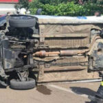 Tragedie în Botoșani: Mașină răsturnată după o coliziune, trei copii și două femei transportate la spital. 2 accident grav in botosani un autoturism s a rasturnat in urma impactului trei copii si doua femei au ajuns la spital 684fe680e796d