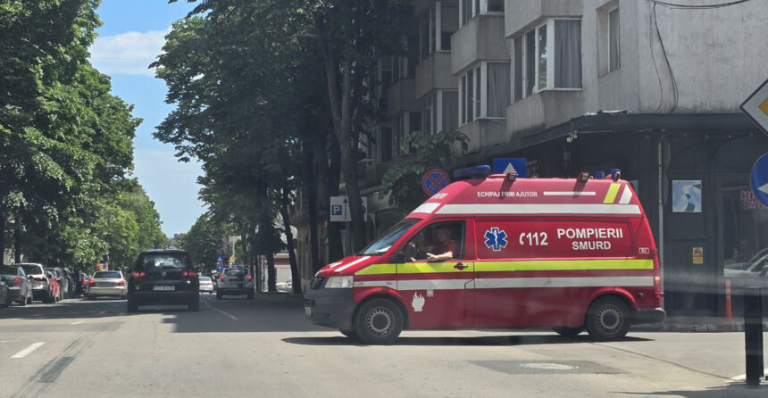 Coliziune spectaculoasă la intersecția Răscoalei și Decebal! Două vehicule au fost implicate! 1 accident la intersectia rascoalei cu decebal sunt implicate doua masini 684bdc1178d0c
