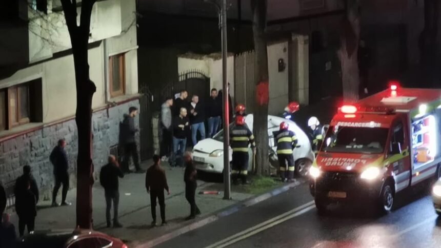 Tragedie în Mamaia: Un livrator și-a pierdut viața după ce un BMW l-a izbit și l-a aruncat într-un copac. Prima sentință! 1 accident mortal in mamaia victima un livrator un bmw l a proiectat intr un copac prima condamnare 6844fe4566e91