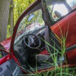 Tânăr aflat sub influența alcoolului a provocat un accident pe strada Medgidiei din Cernavodă, lovind un copac. Descoperă nivelul alcoolemiei sale! 2 accident pe strada medgidiei din cernavoda un tanar baut a intrat cu masina intr un copac iata ce alcoolemie avea 683d65f479a21