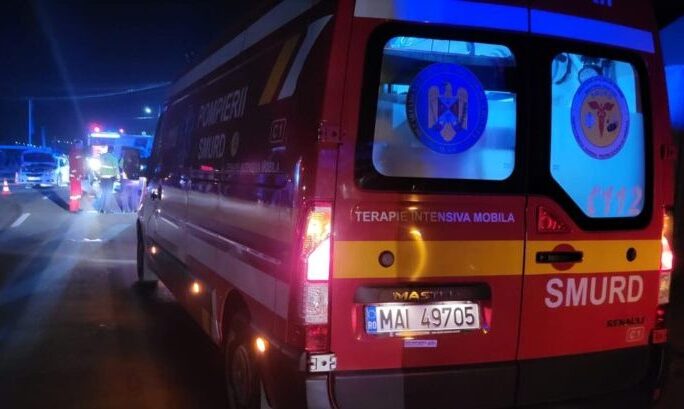 Coliziune pe DN2A între Crucea și Stupina: O autorulotă și un autoturism s-au lovit violent 1 accident rutier pe dn2a intre localitatile crucea si stupina s au ciocnit o autorulota si un autoturism 685eddb3cded8