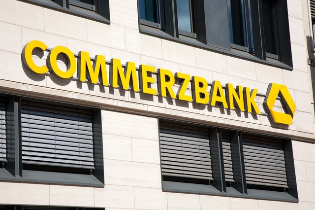 Commerzbank: Evaluare excesivă pentru o potențială fuziune, afirmă liderul UniCredit 1 actiunile commerzbank sunt prea scumpe pentru un acord de fuziune spune seful unicredit 684acc613557b
