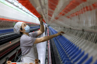 activitatea fabricilor din china a scazut neasteptat in luna mai cu cel mai abrupt declin din 2022 6840503b18032