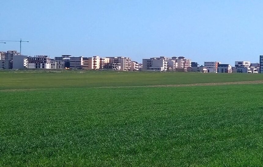 Administrația locală pregătește un parc splendid, însă a oprit dezvoltarea planului urbanistic pentru cartierul care ar trebui să se bucure de acesta. 1 administratia locala va amenaja un parc generos dar a suspendat puz ul pentru cartierul care ar trebui sa beneficieze de el 68509456d748a