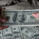 ATENȚIE! Zeci de mii de dolari falși de 50 USD, descoperiți în circulație. Informații oficiale de la autorități 2 alerta sute de bancnote false de 50 usd introduse in circuitul monetar date oficiale de la anchetatori 685b8799d30cc