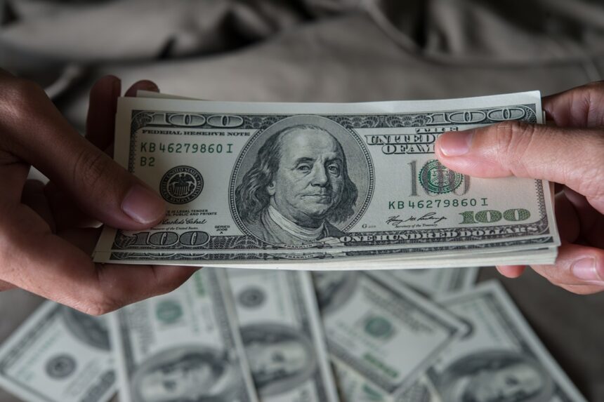 ATENȚIE! Zeci de mii de dolari falși de 50 USD, descoperiți în circulație. Informații oficiale de la autorități 1 alerta sute de bancnote false de 50 usd introduse in circuitul monetar date oficiale de la anchetatori 685b8799d30cc