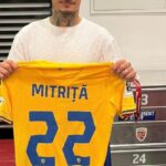 Alexandru Mitriță își pune tricoul la vânzare după despărțirea de Craiova! Ce sumă se solicită inițial? 2 alexandru mitrita si a scos tricoul la licitatie dupa plecarea de la craiova de la cat incepe pretul 6852dc4f35e8f