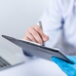 Alexandru Rogobete: Revizuirea criteriilor pentru acordarea concediului medical este esențială! 3 alexandru rogobete indicatorii prin care se acorda concediul medical trebuie modificati 685fbb31d12b2