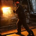 Experți: Taxele de 50% aplicate de Donald Trump asupra importurilor de oțel ar putea reduce prețurile în Europa, dar vor crește costurile în SUA 2 analisti tarifele de 50 impuse de donald trump importurilor de otel pot ieftini preturile in europa dar vor scumpi otelul in sua 683ea4ee7a527