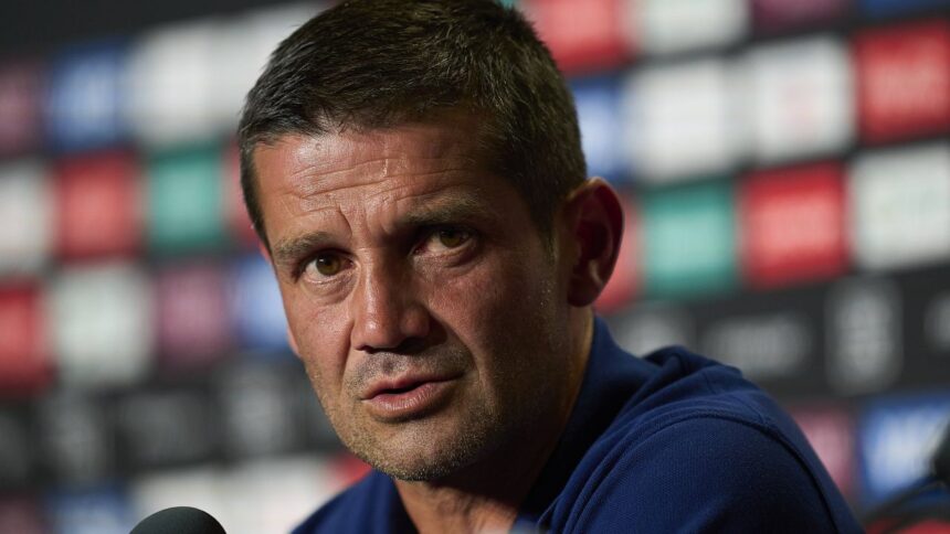 Analiză detaliată: Chivu își pune amprenta la Inter cu patru modificări în primul unsprezece pentru debutul său în teren 1 analiza chivu primele decizii majore la inter patru schimbari in echipa de start pentru meciul sau de debut 685221fc9f4fe