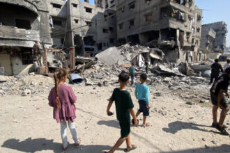 apararea civila din gaza spune ca 36 de oameni au fost ucisi de fortele israeliene focuri de arma in apropierea unui centru umanitar 68445d6136692