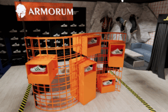 armorum face pasul in off line si deschide un magazin in sibiu 68498574a32f2