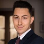 Avocatul Alin Marius Stoica a câștigat un proces în instanță, obținând despăgubiri morale de 5.000 de euro pentru un elev exmatriculat ilegal de la Școala de Poliție „Vasile Lascăr” 2 av stoica alin marius a reprezentat cu succes un elev al scolii de politie vasile lascar pentru obtinerea in instanta a unor daune morale in valoare de 5 000 de euro ca urmare a ex 6847dbe9d39c4