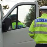 Peripeții la Medgidia! Sub influența băuturilor, a făcut manevre riscante într-un microbuz, a cerut șoferului să-i găsească loc de parcare pentru BMW, iar apoi a avut o aterizare dură pe asfalt. 3 aventuri la medgidia beat crita a dat cu spatele intr un microbuz a rugat soferul sa i parcheze bmw ul iar apoi a cazut cu fata de asfalt 6849fd3c808c7