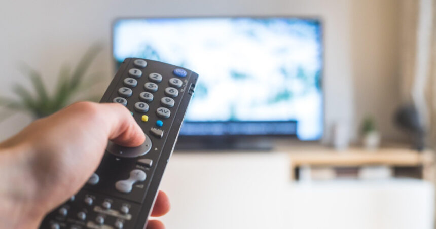 Schimbări în Avertizările TV: Renunțarea la Mesajele Despre „Sare și Grăsimi” sau „Consumul Minim de 2 Litri de Apă” – Noi Reguli de la CNA 1 avertismentele de la tv se modifica dispar mesajele despre sare si grasimi sau minimum 2 litri de apa noi decizii ale cna 685d62dd36050