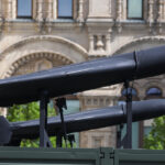 Colaborarea strategică Teheran-Moscova-Phenian: Rusia a furnizat Coreei de Nord tehnologia iraniană pentru fabricarea dronelor kamikaze Shahed 2 axa teheran moscova phenian rusia a transferat coreei de nord tehnologia iranului de producere a dronelor kamikaze shahed 684901a13b40f