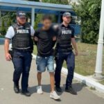 Tânăr de 26 de ani, prins după ce a terorizat familia cu amenințări de violență 3 barbat de 26 de ani retinut pentru ca si a amenintat familia cu bataia 684d109687f0d