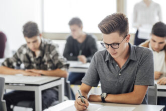 barem istorie la bac 2025 cum se rezolvau subiectele 684975b25393c