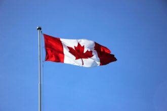 canada incearca sa potoleasca furia lui donald trump si renunta la o taxa ce viza gigantii din domeniul tehnologiei pentru a relansa negocierile comerciale 6862681a48135