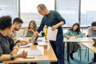 cand se pot inscrie la liceu elevii care au sustinut evaluarea nationala 2025 calendarul inscrierilor si acte necesare 685cd31a73e13