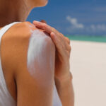 „Eficiența cremelor cu SPF: Ce spun experții despre protecția pielii împotriva soarelui” 2 cat de bine protejeaza pielea crema cu spf cum explica specialistii eficienta produselor cu factor de protectie solara 685630a7b1a74