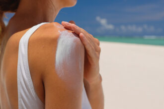 cat de bine protejeaza pielea crema cu spf cum explica specialistii eficienta produselor cu factor de protectie solara 685630a7b1a74