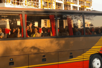 cati muncitori straini mai are acum romania dupa ce in ultimii 3 ani a acordat sute de mii de permise multi pleaca rapid in alte tari ue si isi lasa angajatorul cu ochii in soare 685dbfc4de607