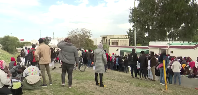 Numărul cererilor de azil în Uniunea Europeană a înregistrat o scădere de 13% în ultimul an, iar aprobările de protecție temporară pentru refugiații ucraineni au diminuat cu 26%. 1 cererile de azil in ue au scazut cu 13 anul trecut iar deciziile de protectie temporara pentru ucrainenii fugiti din tara s au redus cu 26 68559e7a82068