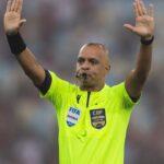 Chivu își începe aventura la Inter în mijlocul unor condiții extreme: arbitrul suspendă partida cu Monterrey de două ori! 2 chivu debut la inter in conditii infernale arbitrul a oprit de doua ori meciul cu monterrey 68523a99236a5