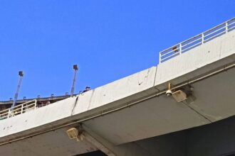 clipe de groaza in algeria un om a decedat iar alti 11 ani fost raniti dupa ce s a prabusit o parte din tribuna toate detaliile 6857b8d60e8eb